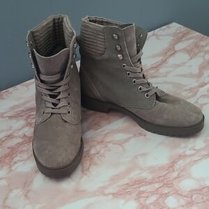 EUC Splendid Sloane Gray Suede Lace Up Ankle Boot Sz 8M